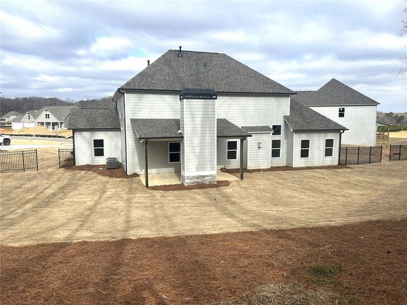 Exterior details and patio area of a home in , Dallas (Image 3).