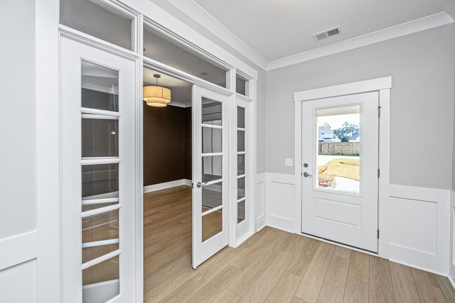 Spacious, unfurnished interior of a new home in Sea Island Preserve, Johns Island (Image 16). Spacious, unfurnished interior of a new home in Sea Island Preserve, Johns Island (Image 16).