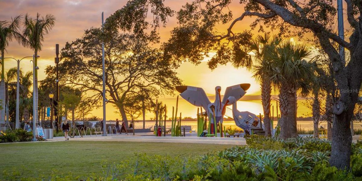 Watch the sun rise and set at The Bay – a 53-acre Waterfront Park just 3 blocks away