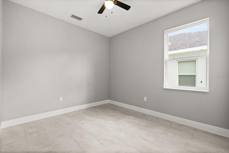 Spacious, unfurnished interior of a new home in , Haines City (Image 12).