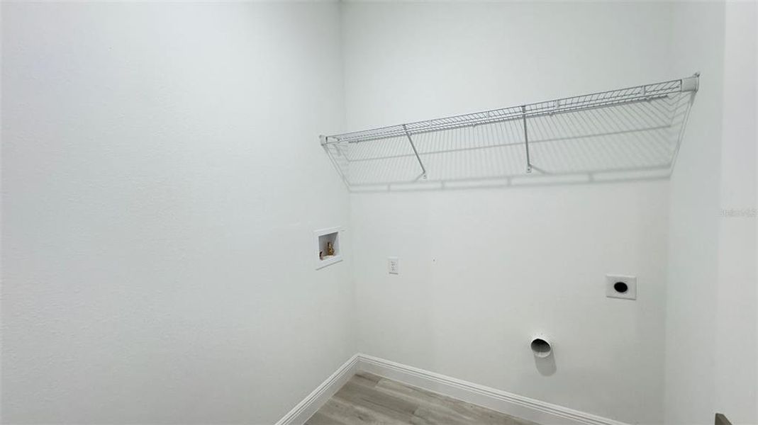 Spacious, unfurnished interior of a new home in , Citrus Springs (Image 25).