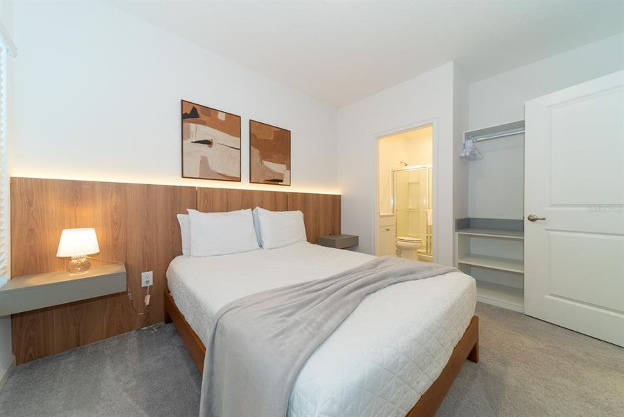 Furnished interior view inside a new home in , Orlando (Image 46).