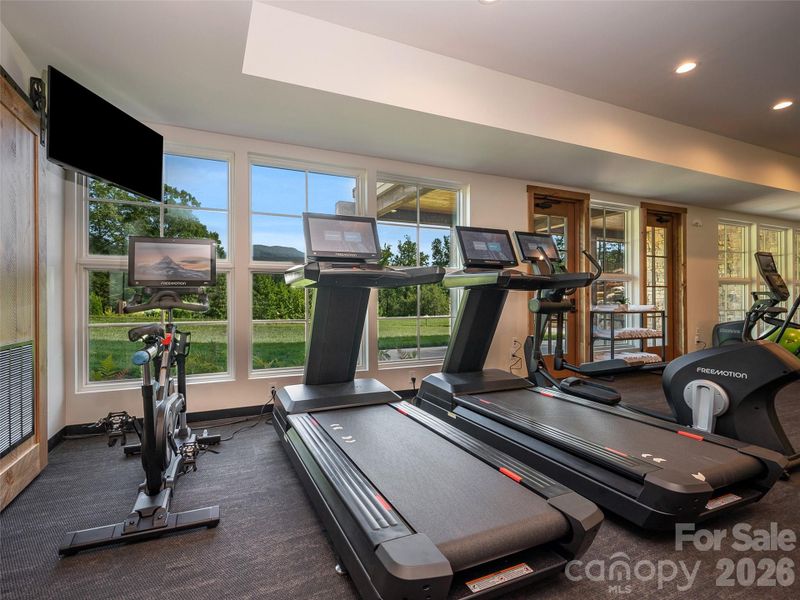 Community amenities in , Mill Spring (Image 18).