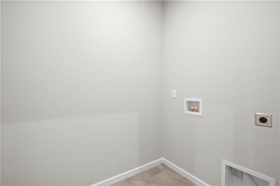 Spacious, unfurnished interior of a new home in Sage Woods, Dallas (Image 37).