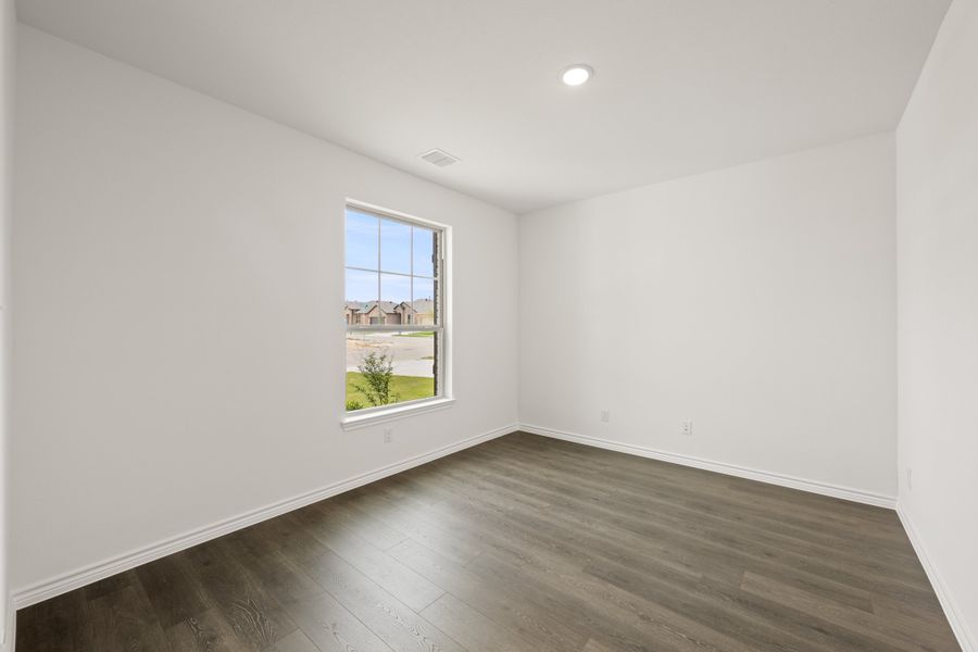 Spacious, unfurnished interior of a new home in Baker Farms, Cleburne (Image 26).