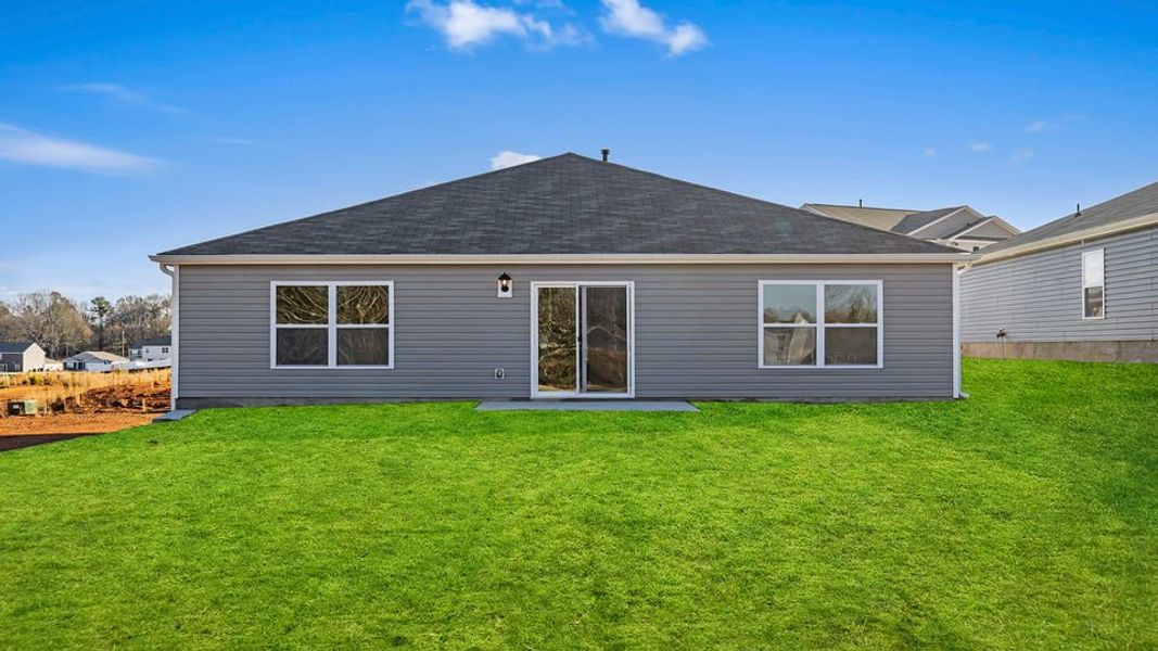 Exterior details and patio area of a home in Cascade Point, Seneca (Image 19).