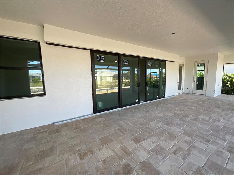 Exterior details and patio area of a home in , Port Charlotte (Image 28).
