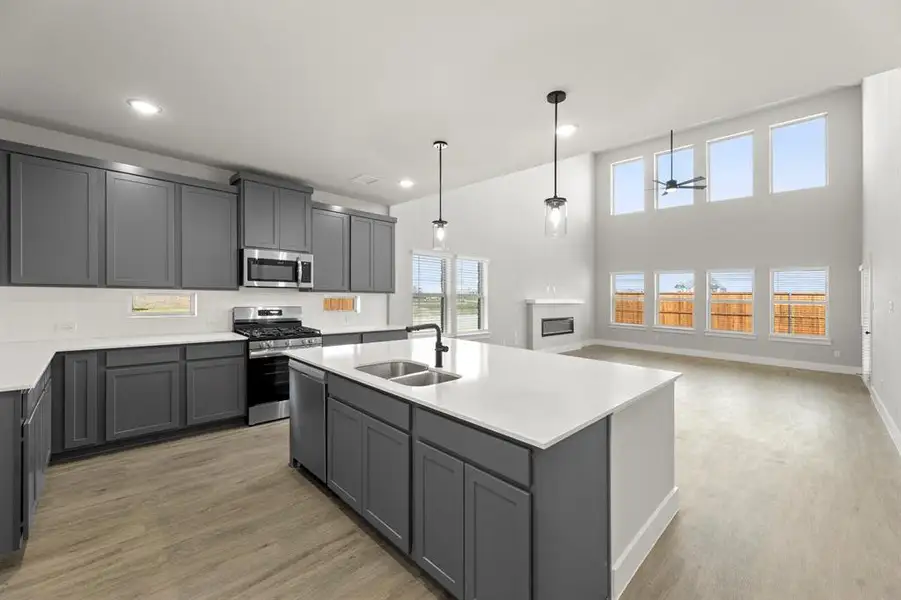 10. 2364 Bell - Kitchen (4) 10. 2364 Bell - Kitchen (4)