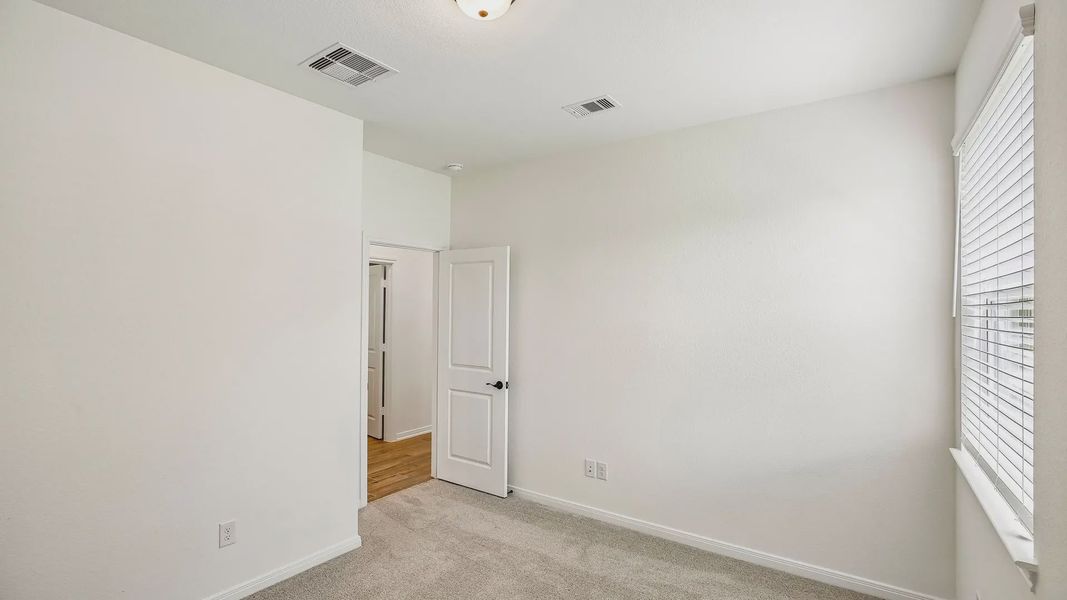 Spacious, unfurnished interior of a new home in Woodforest, Montgomery (Image 23).