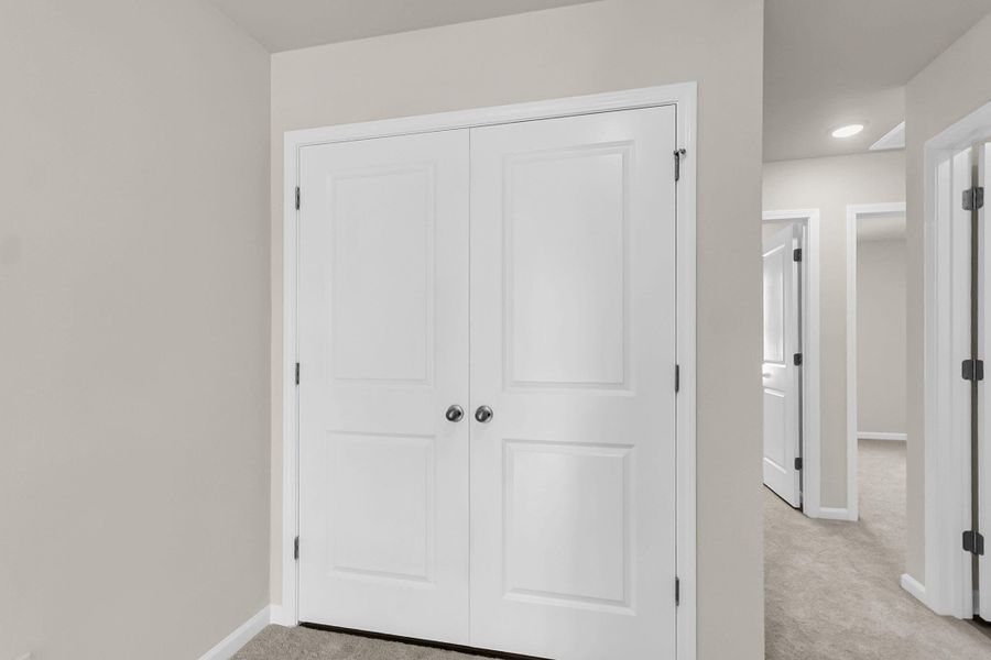 Spacious, unfurnished interior of a new home in , Summerville (Image 14).