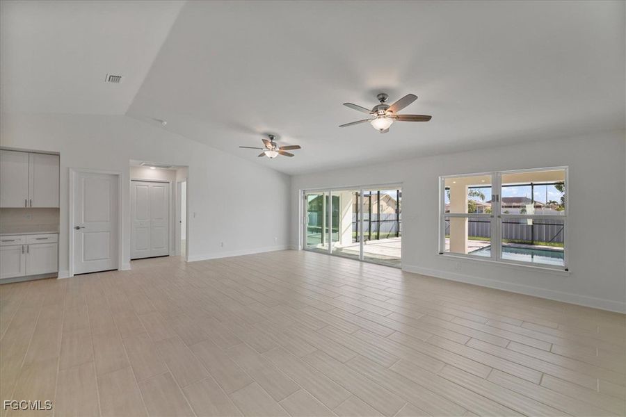 Spacious, unfurnished interior of a new home in Cape Coral, Cape Coral (Image 15).