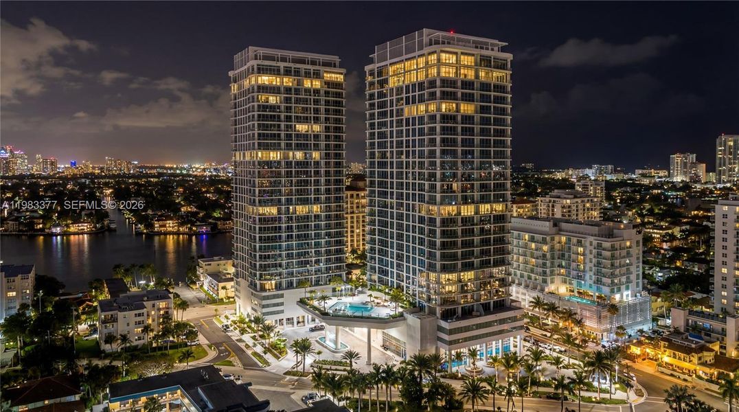 Condo located in Fort Lauderdale, FL showcasing its design and architecture (Image 28).