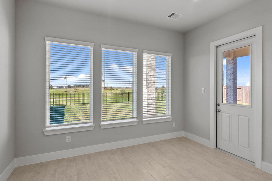 Spacious, unfurnished interior of a new home in Beacon Hill, Waller (Image 14).
