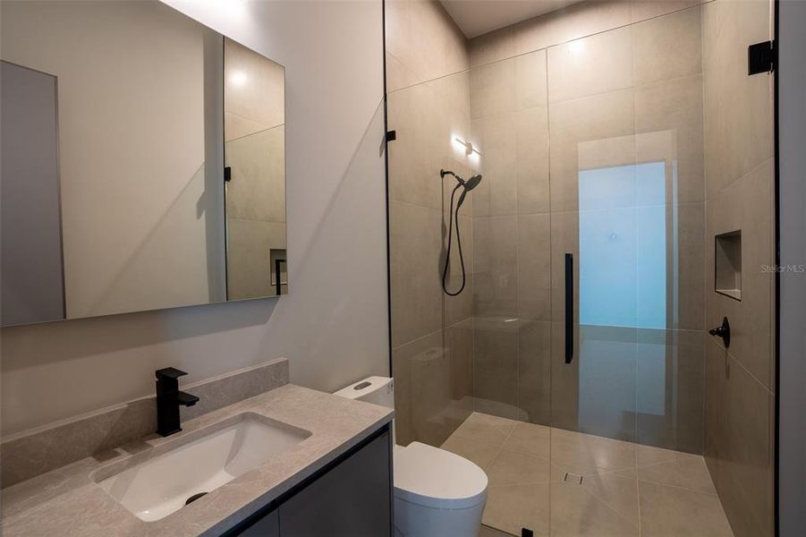 Furnished interior view inside a new home in , Montverde (Image 10).