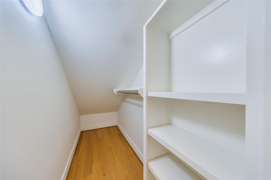 Spacious, unfurnished interior of a new home in , Houston (Image 41).