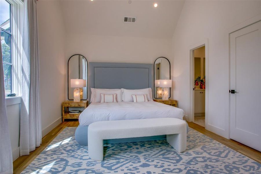 Furnished interior view inside a new home in , Dallas (Image 23). Furnished interior view inside a new home in , Dallas (Image 23).