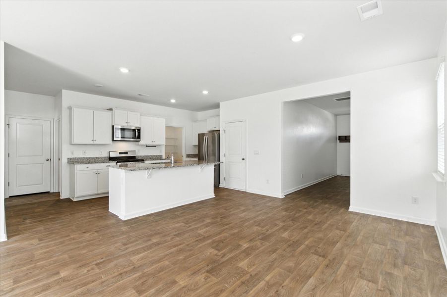 Spacious, unfurnished interior of a new home in , Summerville (Image 22).