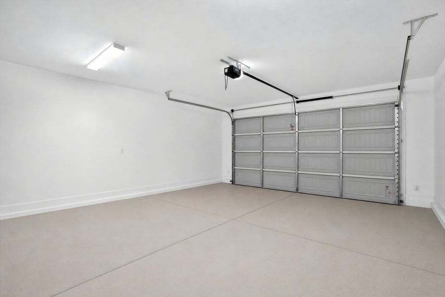 Spacious, unfurnished interior of a new home in Artisan at Asante, Surprise (Image 23).