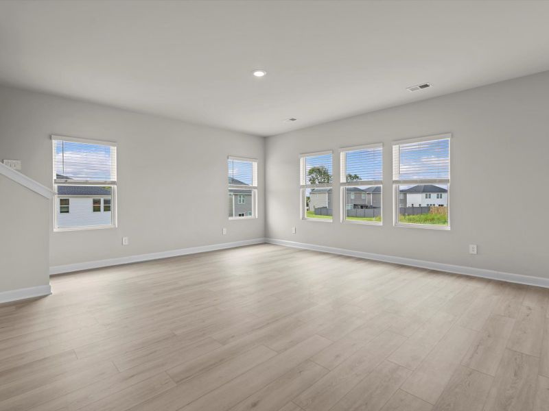 Spacious, unfurnished interior of a new home in Chatham Forest, Duncan (Image 10).