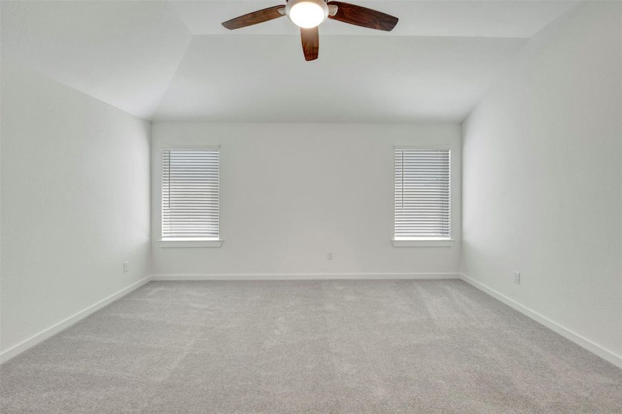 Spacious, unfurnished interior of a new home in Summerview, Fulshear (Image 9).