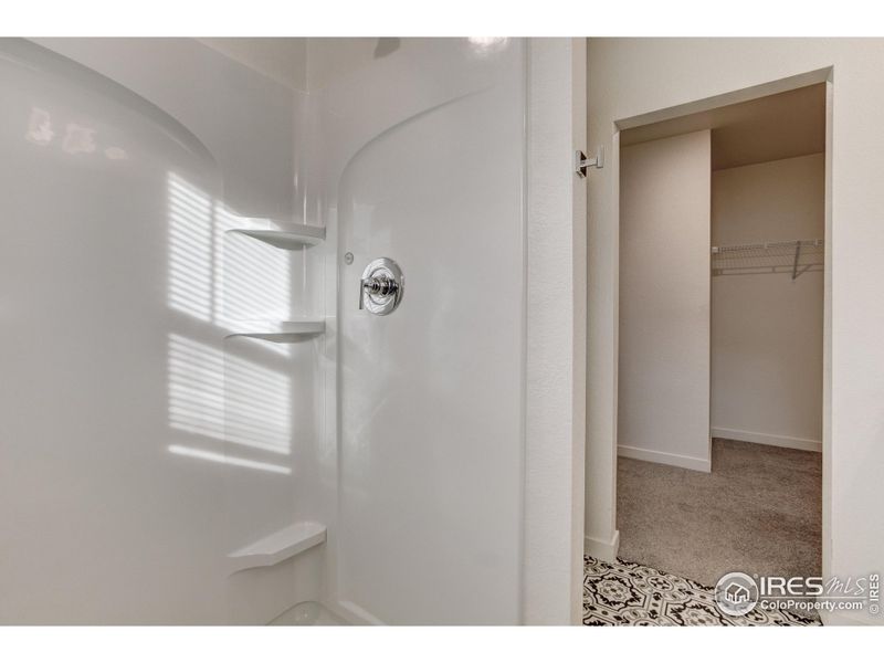 Spacious, unfurnished interior of a new home in , Johnstown (Image 22).