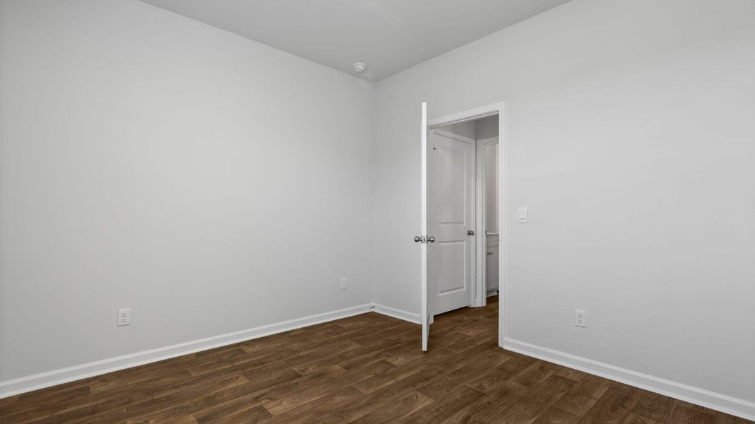 Spacious, unfurnished interior of a new home in , Summerville (Image 18).