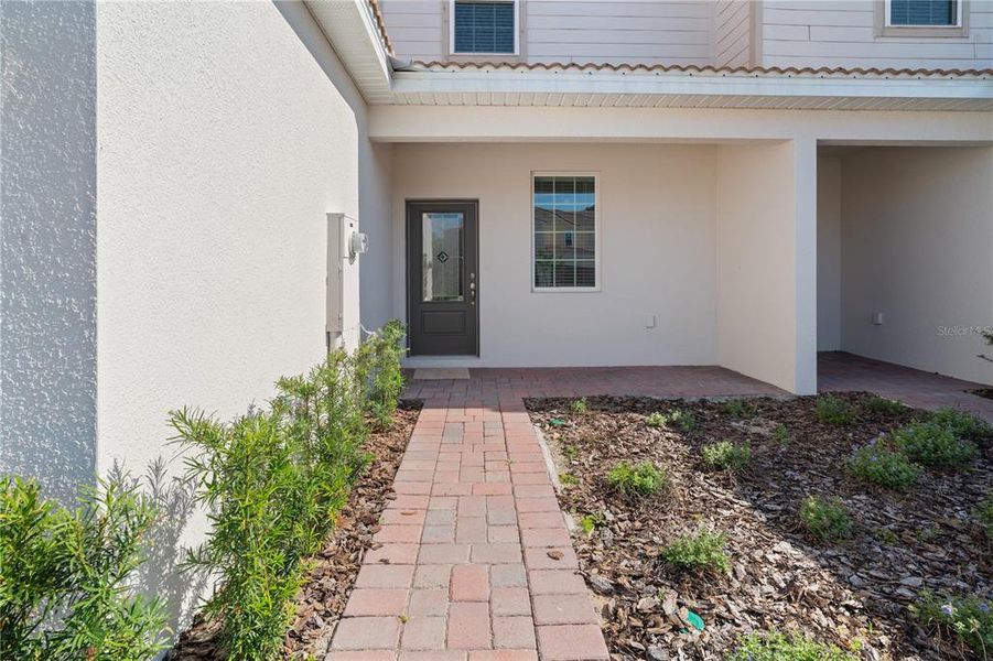 Exterior details and patio area of a home in , Kissimmee (Image 3).