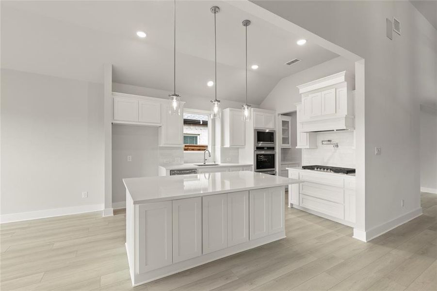 11. 2322 Bell - Kitchen (2) 11. 2322 Bell - Kitchen (2)