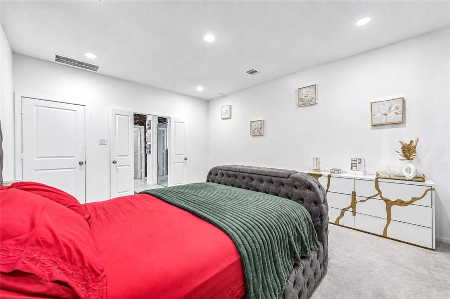 Furnished interior view inside a new home in Harvest Green, Richmond (Image 45).