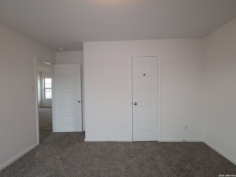 Spacious, unfurnished interior of a new home in Agave, San Antonio (Image 20).