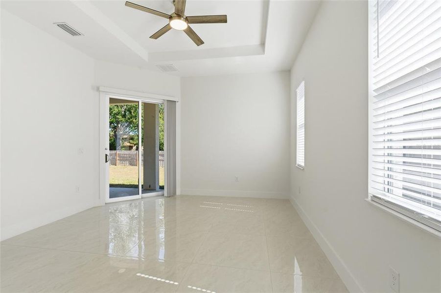 Spacious, unfurnished interior of a new home in , Port Charlotte (Image 24).