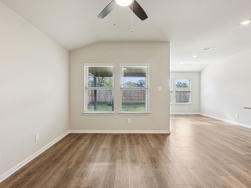 Spacious, unfurnished interior of a new home in Remington Ranch, San Antonio (Image 20). Spacious, unfurnished interior of a new home in Remington Ranch, San Antonio (Image 20).
