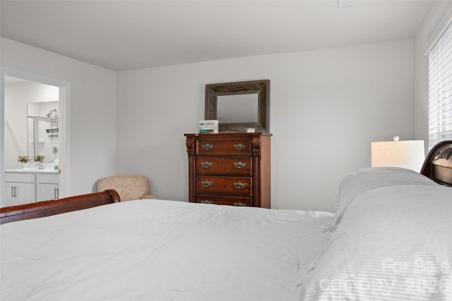Furnished interior view inside a new home in Valleywood Farms, Waynesville (Image 30).