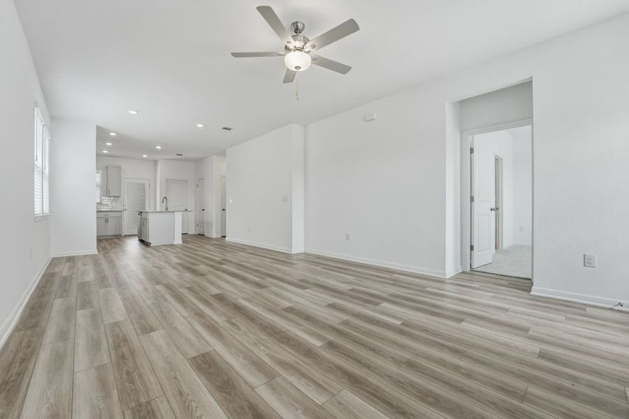 Spacious, unfurnished interior of a new home in Longview, Del Valle (Image 11). Spacious, unfurnished interior of a new home in Longview, Del Valle (Image 11).