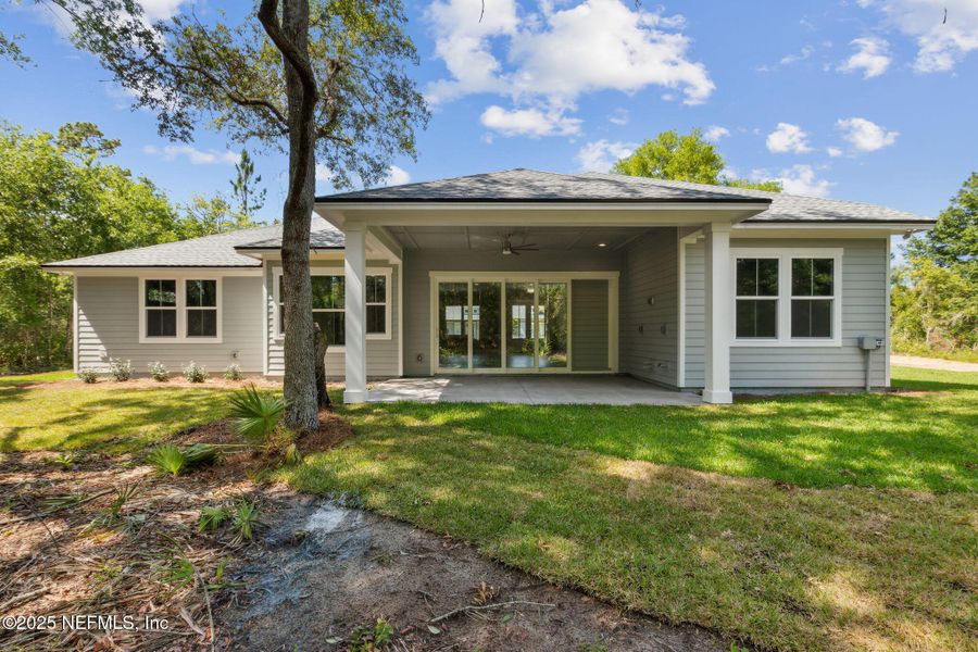 Exterior details and patio area of a home in , Yulee (Image 22).