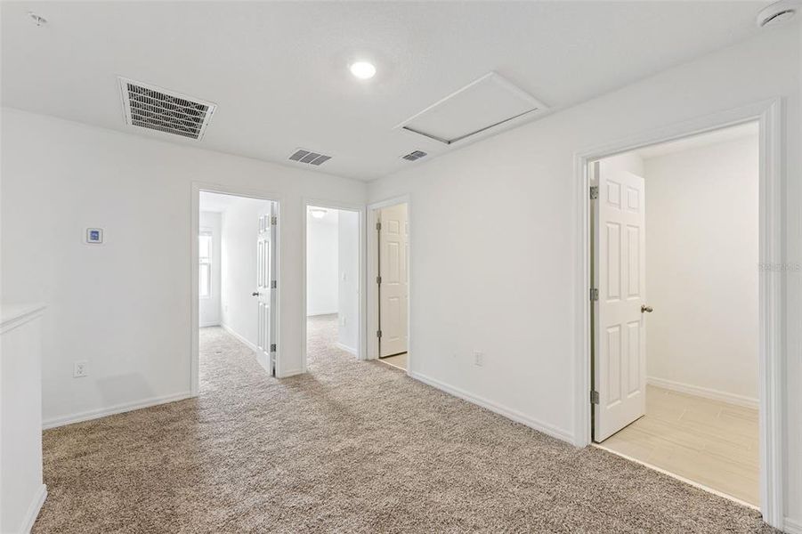 Spacious, unfurnished interior of a new home in , Orlando (Image 23).