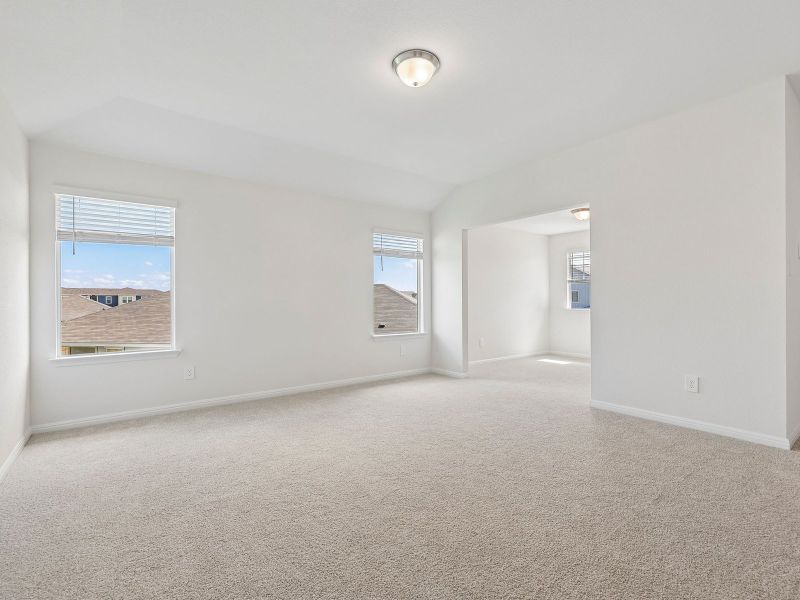Spacious, unfurnished interior of a new home in Waterstone Crossing, Kyle (Image 13).