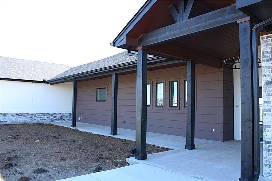 Exterior details and patio area of a home in , Crawford (Image 21).