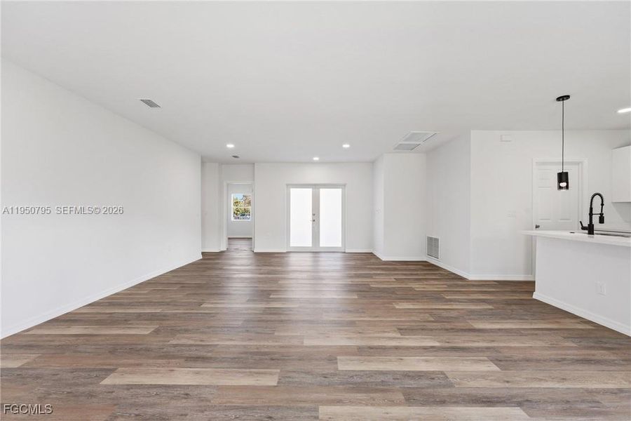 Spacious, unfurnished interior of a new home in , Lehigh Acres (Image 18).