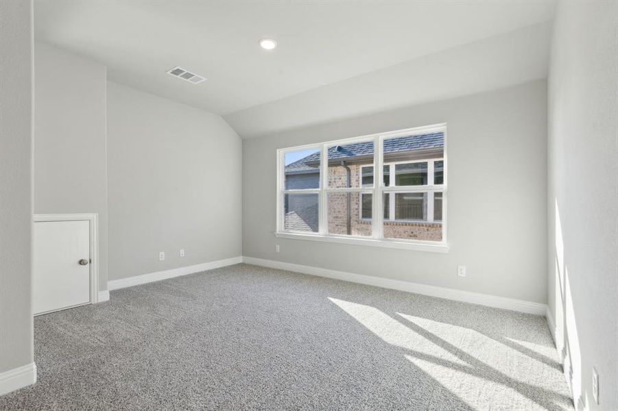 Spacious, unfurnished interior of a new home in Sicily, Princeton (Image 18).