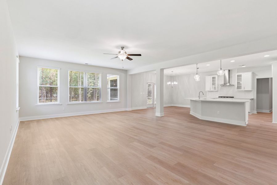 Spacious, unfurnished interior of a new home in NorthShore on the St. Marys River, Kingsland (Image 29).