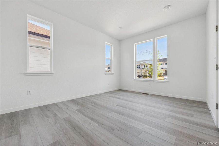 Spacious, unfurnished interior of a new home in Harvest Crossing, Aurora (Image 21).