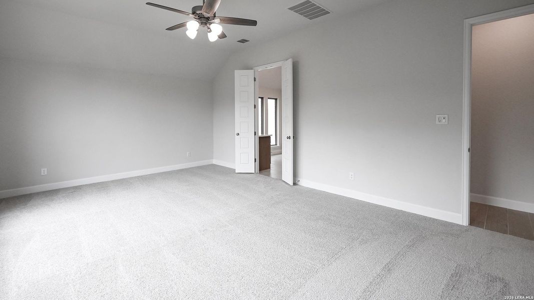 Spacious, unfurnished interior of a new home in Johnson Ranch, Bulverde (Image 20).