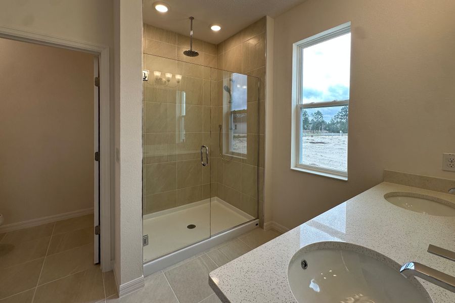 Luxurious Primary Bathroom in Central Florida Home