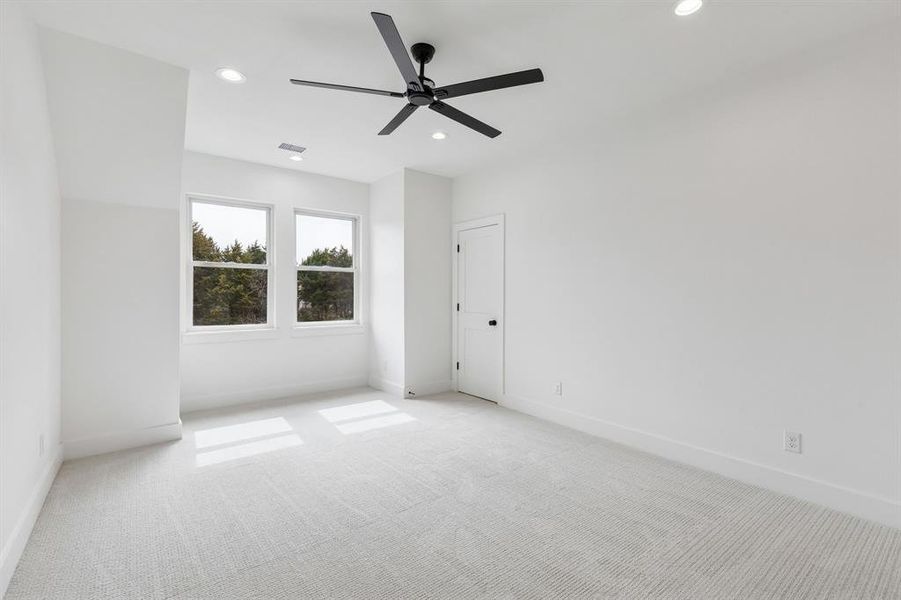 Spacious, unfurnished interior of a new home in , Midlothian (Image 28).