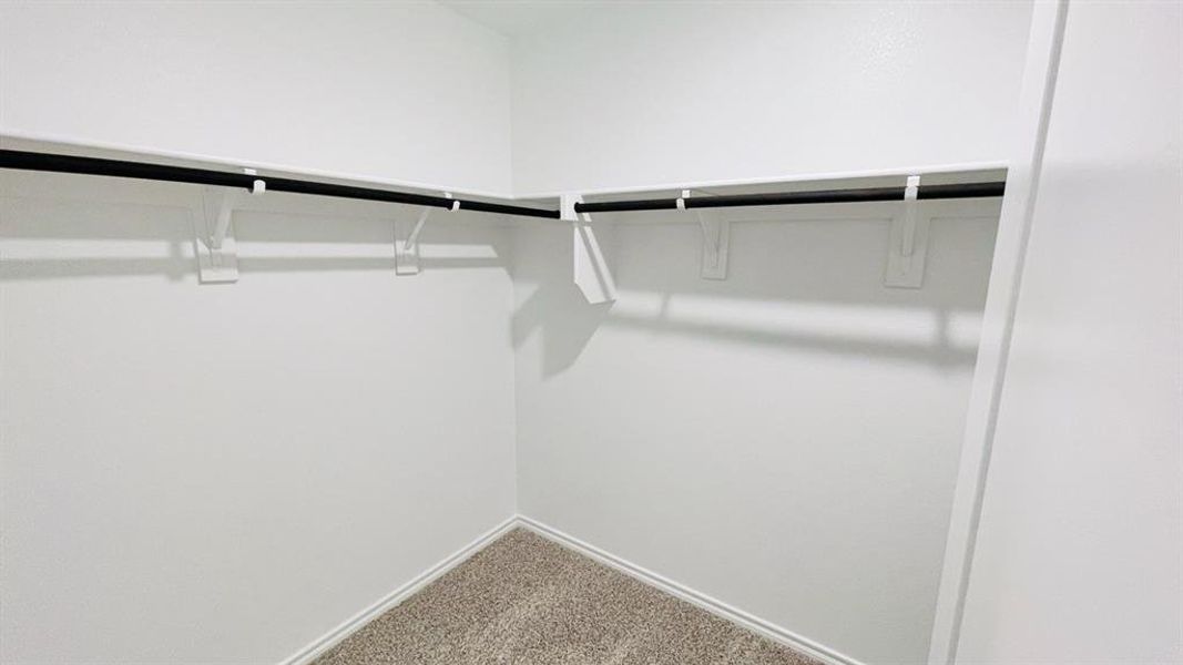 Spacious, unfurnished interior of a new home in Sunnycreek, Fort Worth (Image 9).