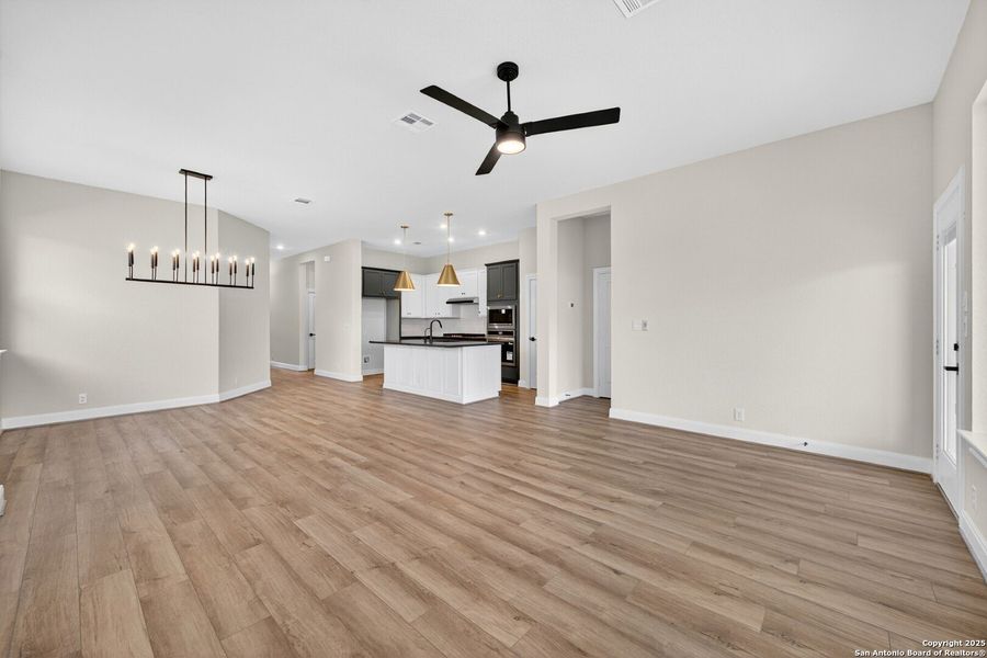 Spacious, unfurnished interior of a new home in The Crossvine 45’, Schertz (Image 25).