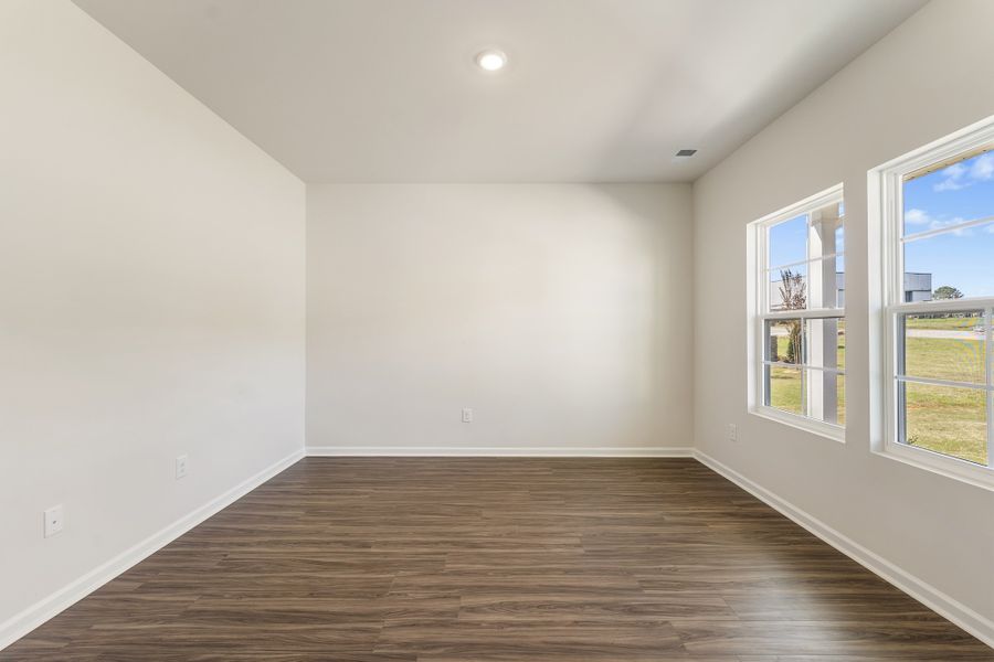 Spacious, unfurnished interior of a new home in Burke Estates, Chesnee (Image 16).