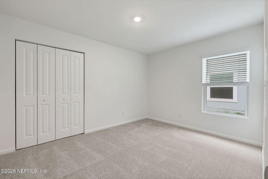 Spacious, unfurnished interior of a new home in Diamond Springs, Jacksonville (Image 11).