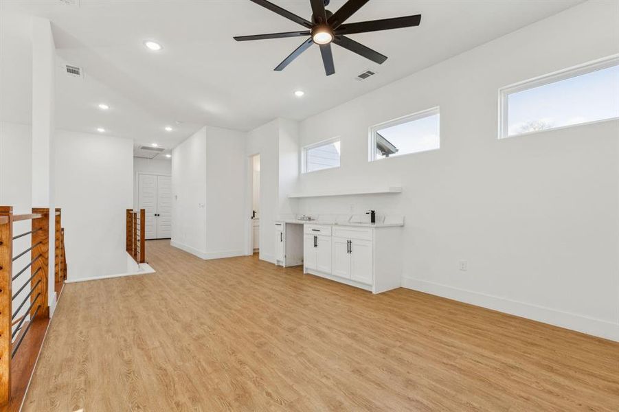 Spacious, unfurnished interior of a new home in , Dallas (Image 24).